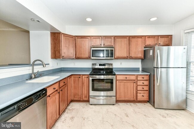 Building Photo - 21 Fendall Ave