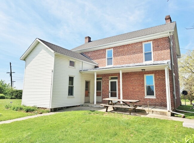 Foto del edificio - 3 Bed / 1-1/2 Bath Single Family w/2 Car G...