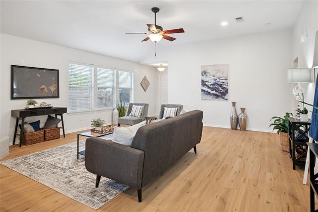 Foto del edificio - 521 Port Arthur Dr