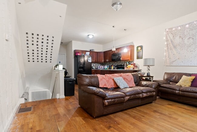 Foto del edificio - 1801 Cecil B. Moore Ave