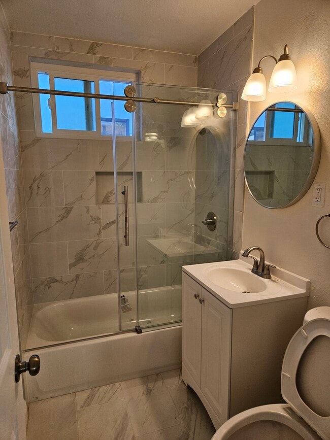 Building Photo - 2314 Elmgrove St