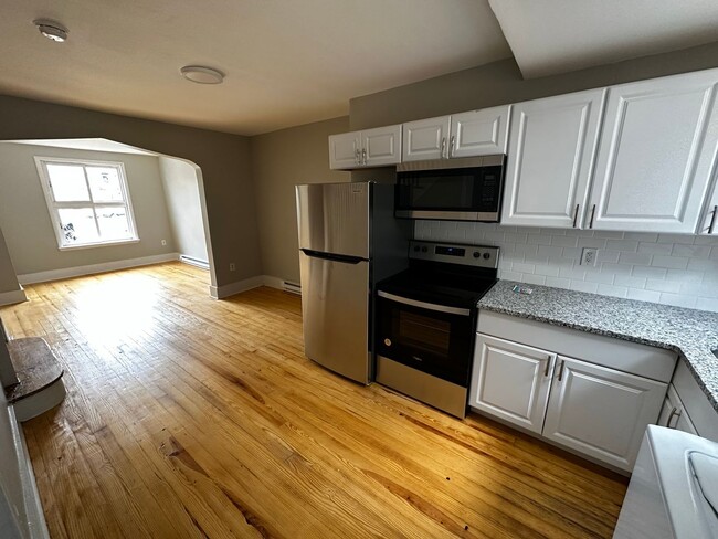 Photo - 1126 Union St House