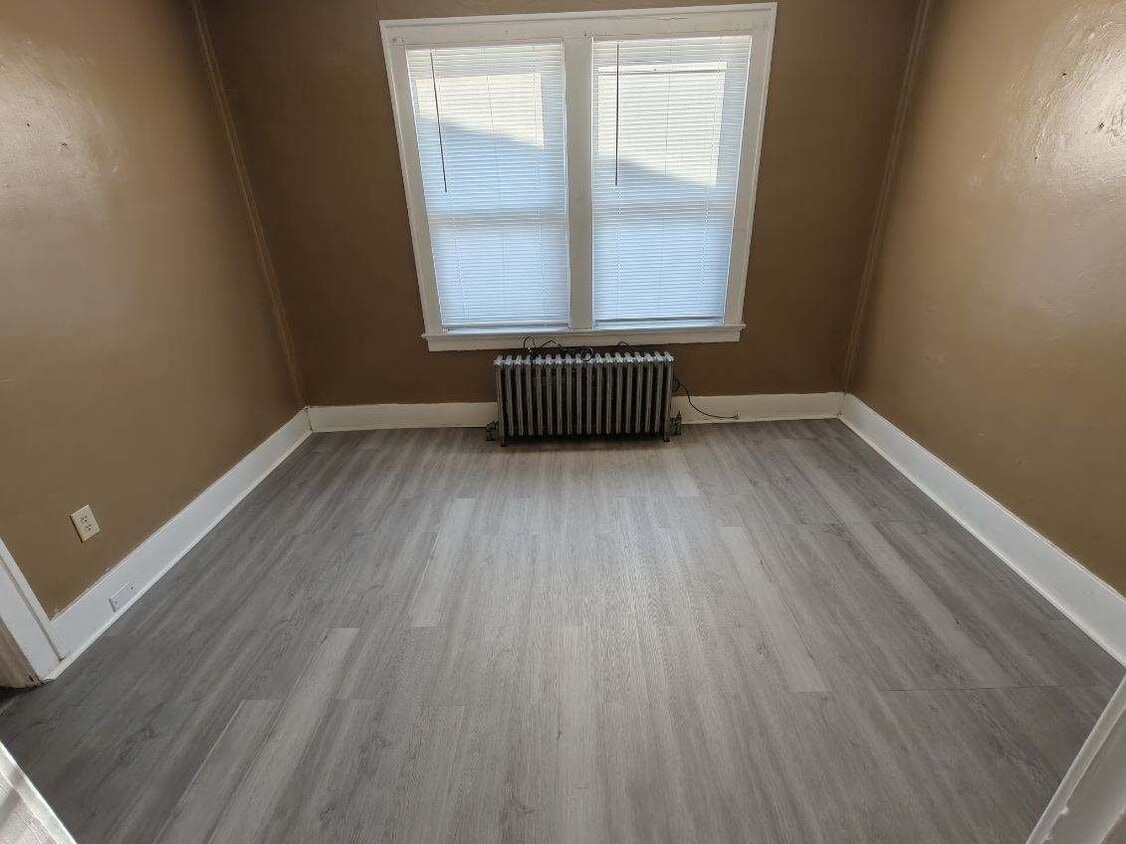 Photo - 838 Hemlock Way (Glassport, PA)