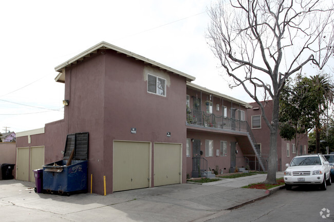 Foto del edificio - Hellman Apartments