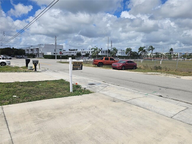Foto del edificio - 13660 SW 260th St