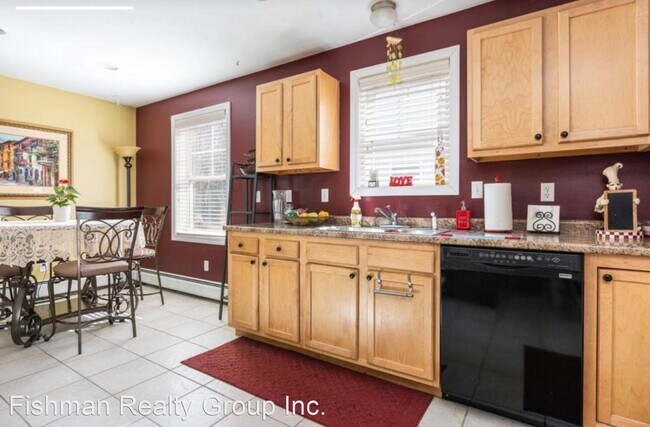 Building Photo - 3 br, 1.5 bath House - 24 Dale Ave., #2