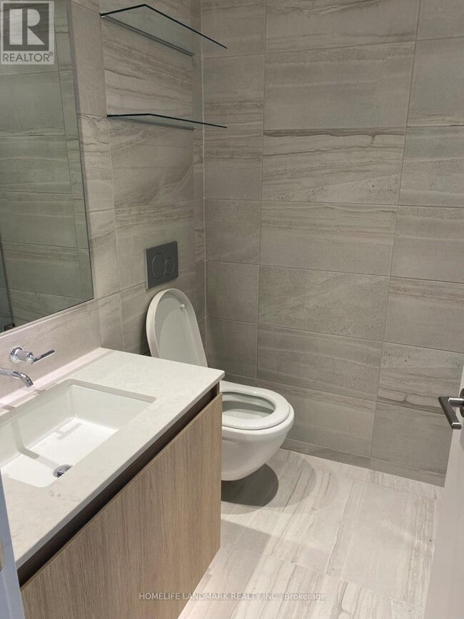 Building Photo - 81 Wellesley St E