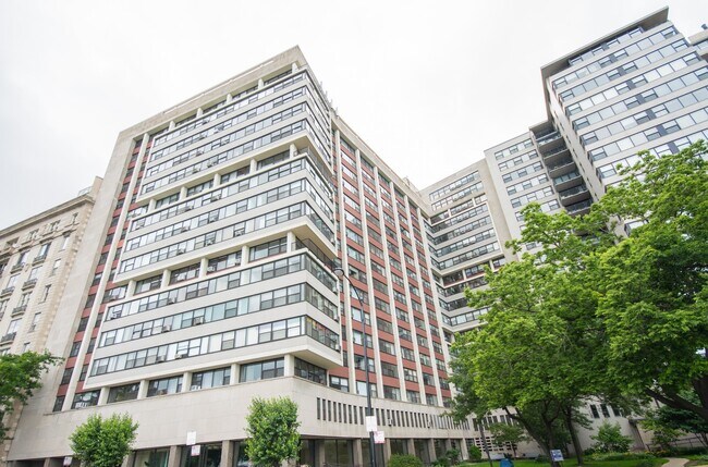 3410-3420 - 3420 N Lake Shore Dr