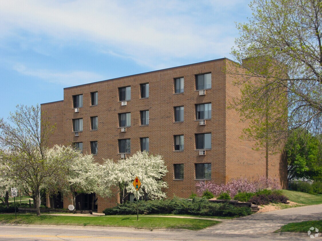 Park Street Apartments in Cannon Falls, MN