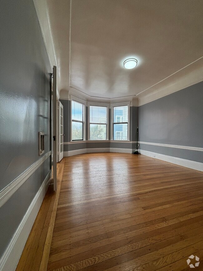 Building Photo - 2120 Clement St