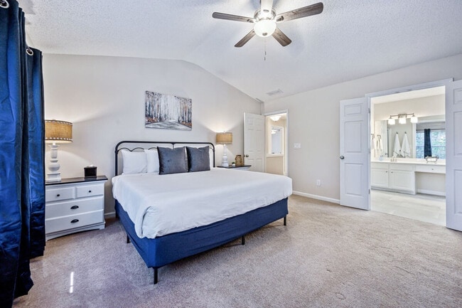 Building Photo - 523 Mullein Trace