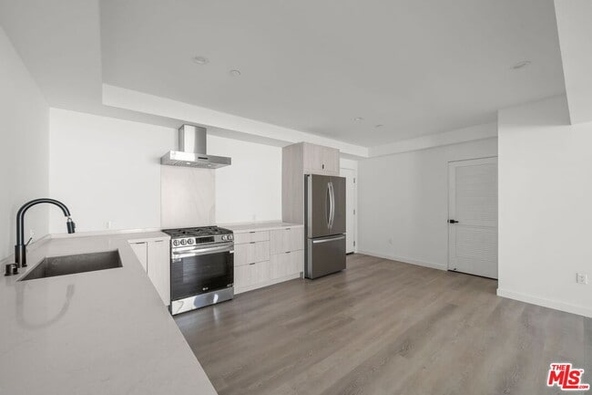 Foto del edificio - 3755 S Canfield Ave