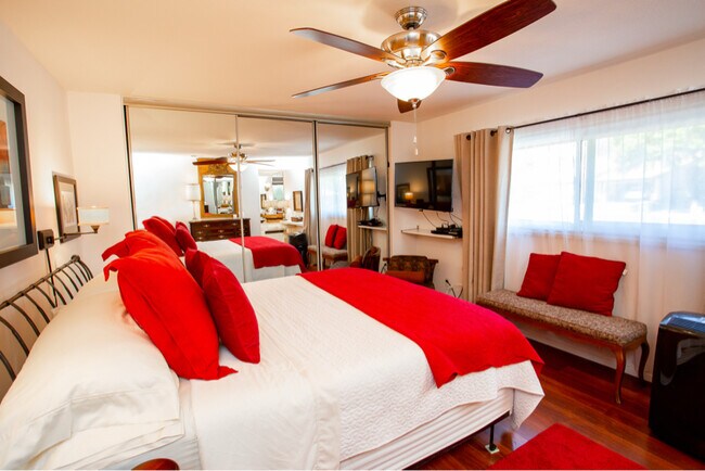 Building Photo - 250 Vista Montana Way