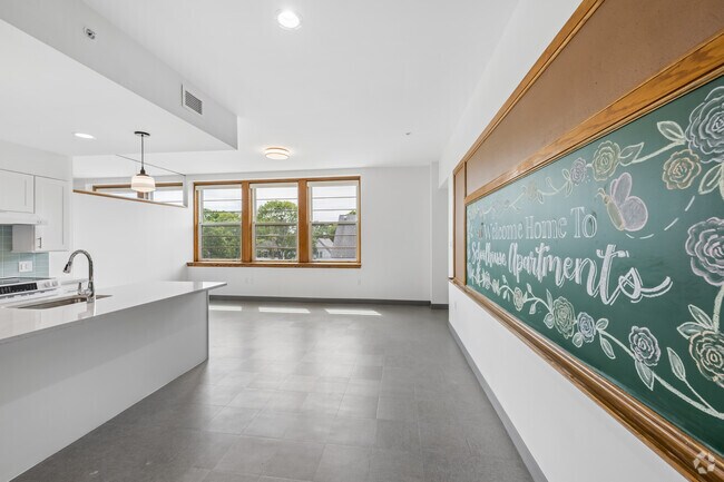 1 dormitorio, 1 baño - 600 pies cuadrados - Sala de estar - School House Apartments