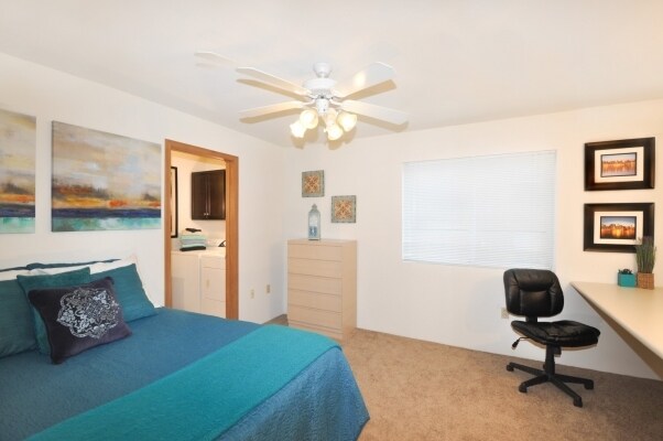 Foto del edificio - 1005 W Stoughton St