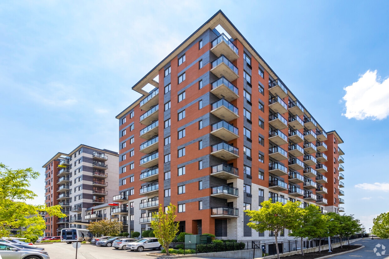 Building Photo - Le St-Charles