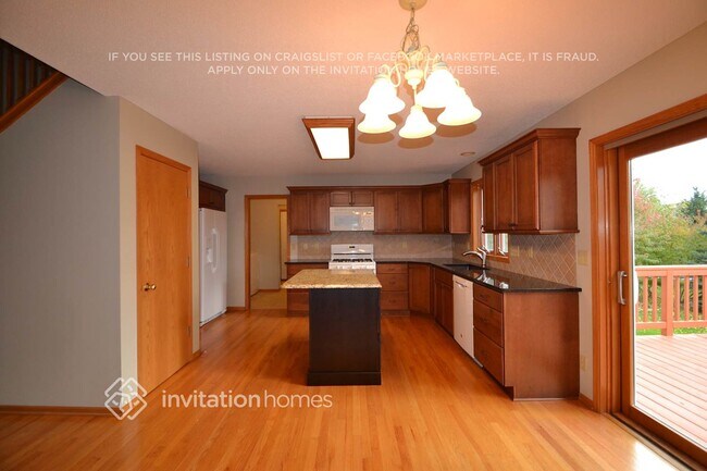 Building Photo - 3850 Jamestown Curve