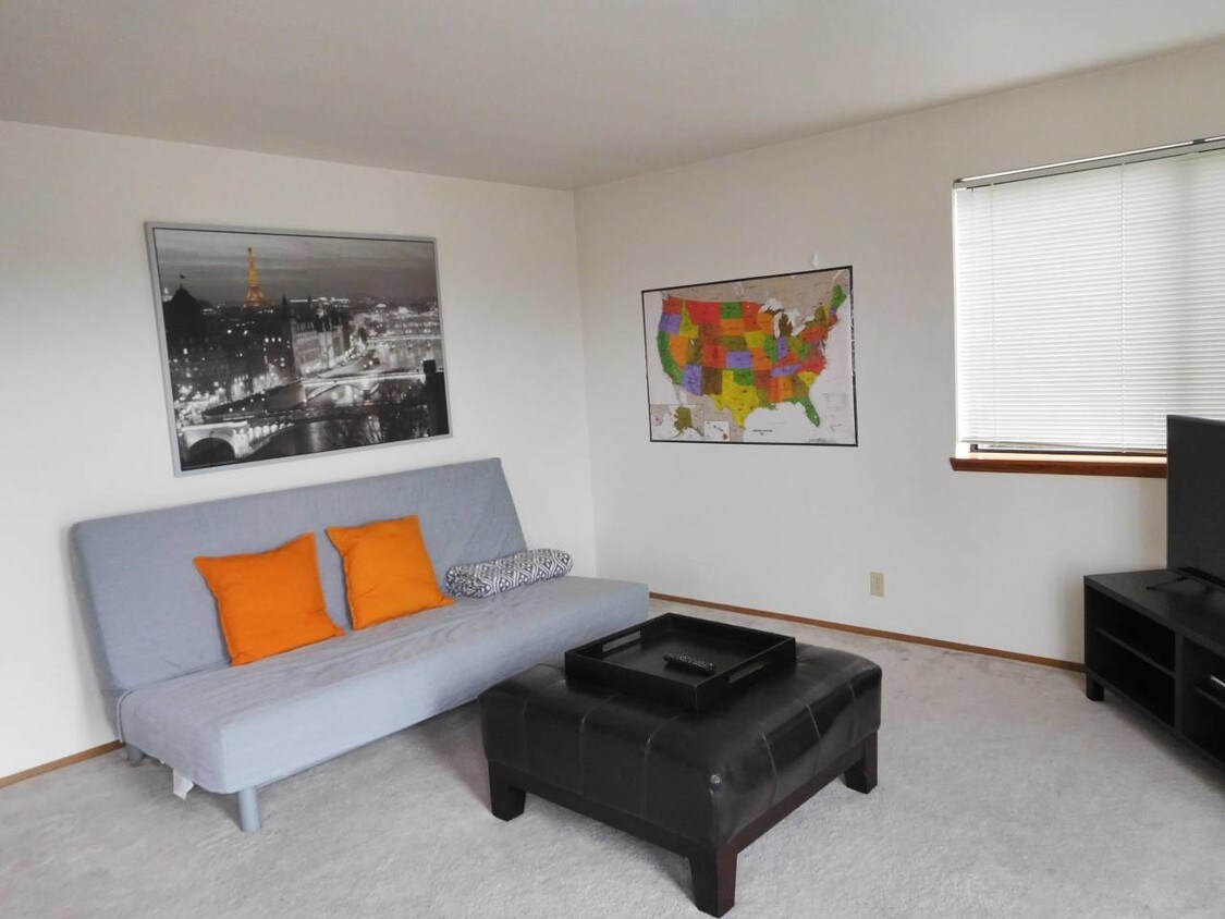 Foto principal - 4011 Whitman Ave N