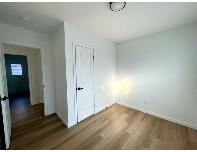 Foto del edificio - 211 E Alberta St