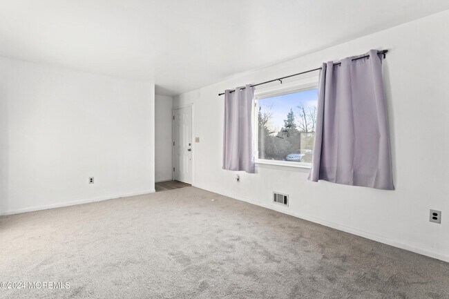 Building Photo - 519 5th Ave
