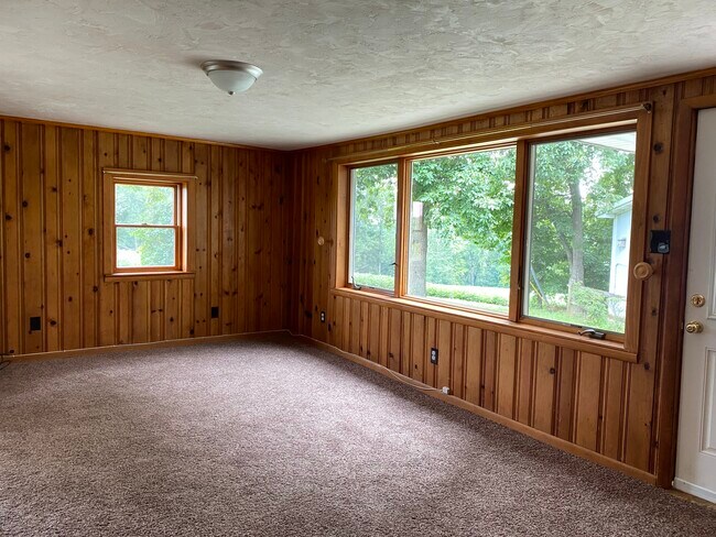 Building Photo - 3568 Tunnel Hill Rd
