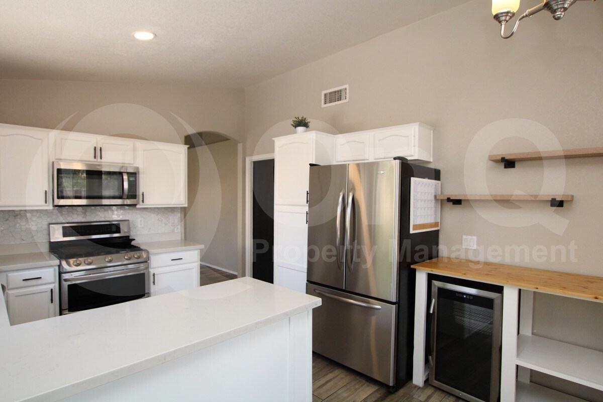 Foto principal - 545 S Ash St