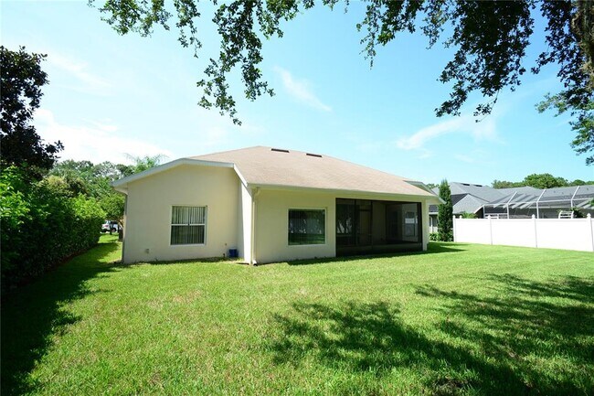 Foto del edificio - 11 Ellsworth Dr