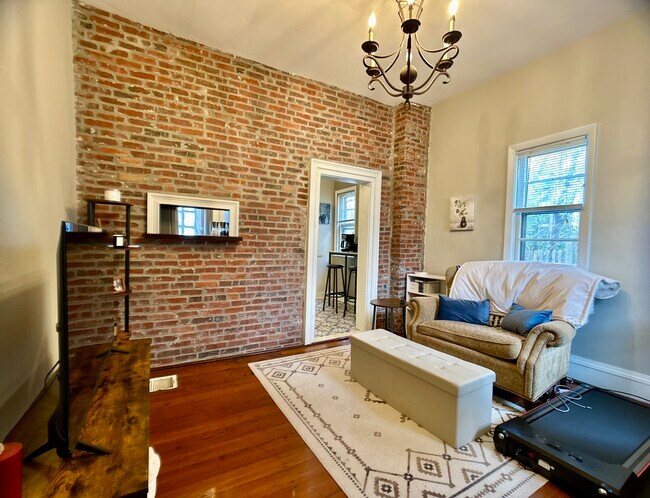 Building Photo - 271 Chestnut Ave