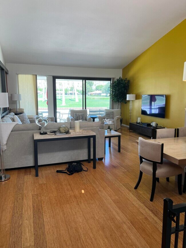 Foto del edificio - 47 Marbella Dr