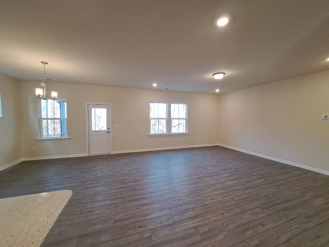 Building Photo - 127 Glen Clova Dr