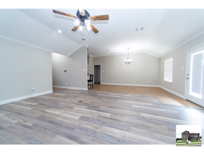 Foto del edificio - 2410 Big Divide Rd