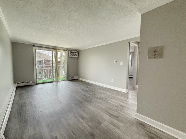 Building Photo - 44 Delmont St