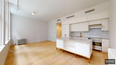 Building Photo - 448 Broome St