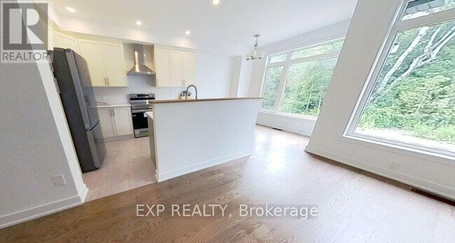 Photo du bâtiment - 2400 Goldhawk Dr