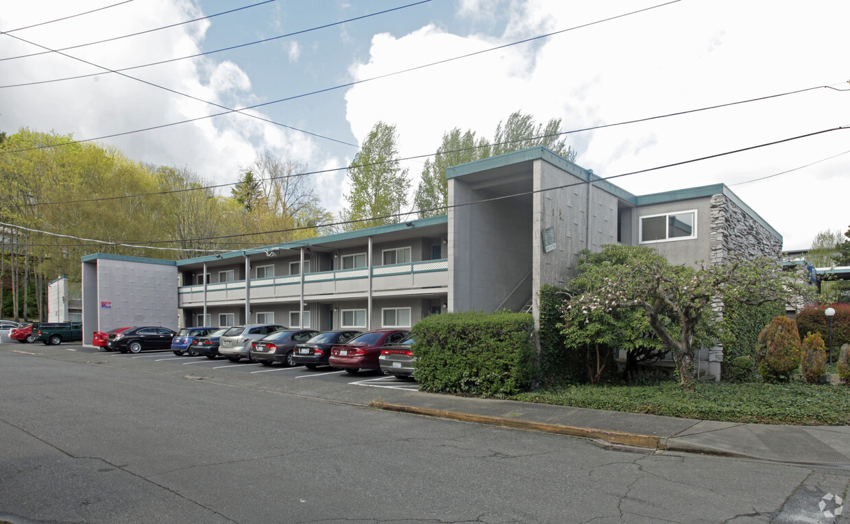 Primary Photo - Trailside Apartments