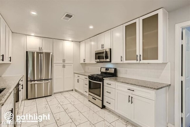 Building Photo - 3 br, 2 bath House - 501 N Alamo Road UNIT