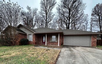 Building Photo - 52 Sunflower Dr