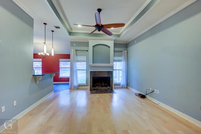 Foto del edificio - 407 Whitefield Ct