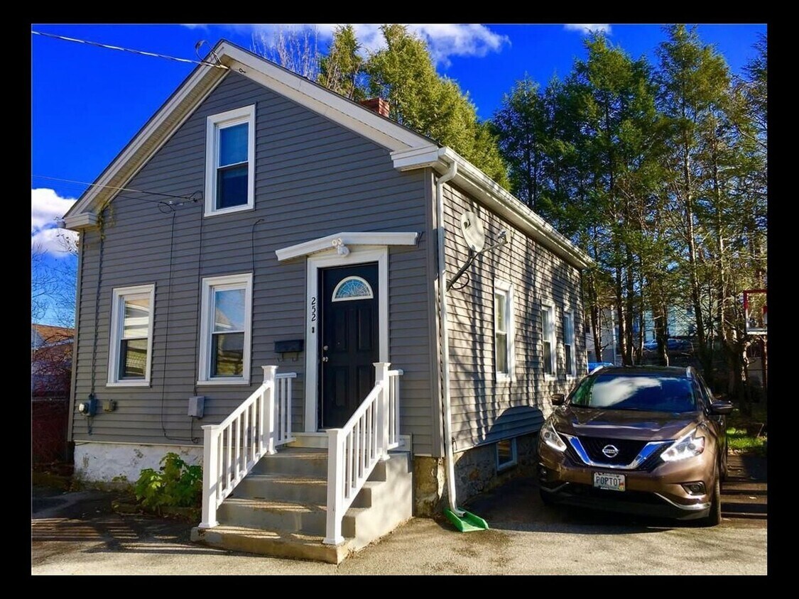 252 Grove St, Woonsocket, RI 02895 House Rental in Woonsocket, RI