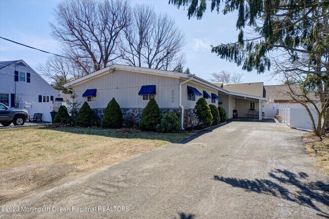 Building Photo - 2228 N Rd