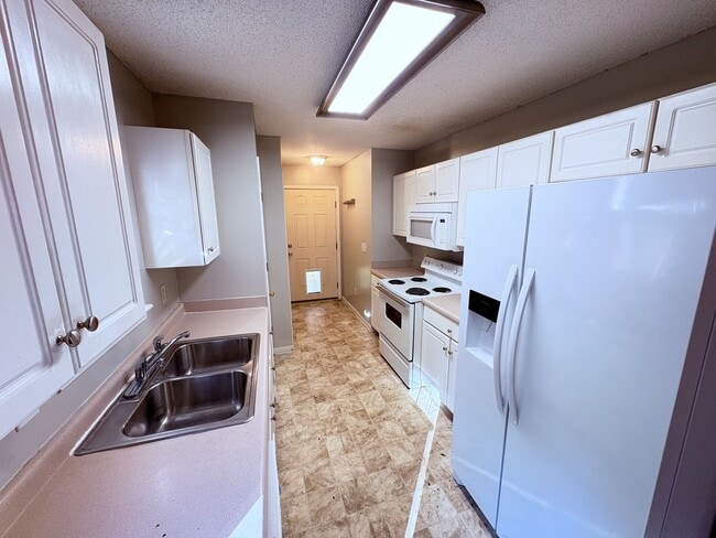 Photo - 129 Arbors Ct House