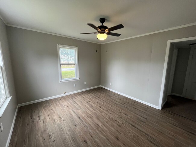 Building Photo - Two bedroom in Bethalto