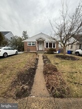 Building Photo - 346 W King St