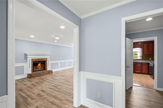 Building Photo - 3535 Stonewall Dr NW