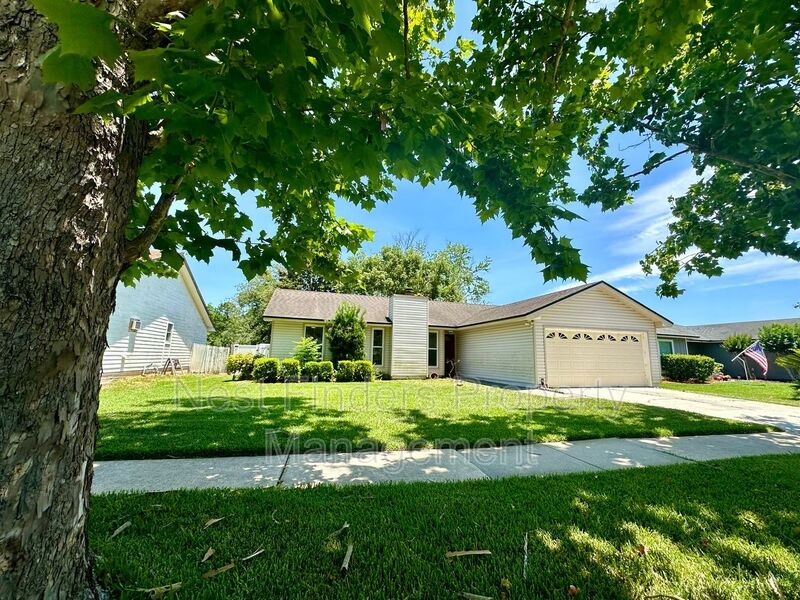 Foto principal - 2051 Oak Water Dr