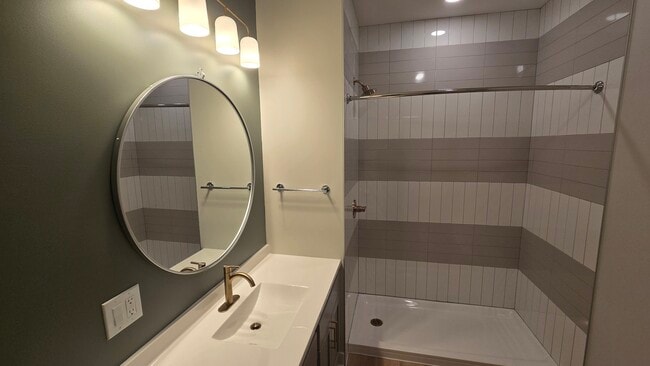 Ducha a ras de suelo - Freewheel Apartments