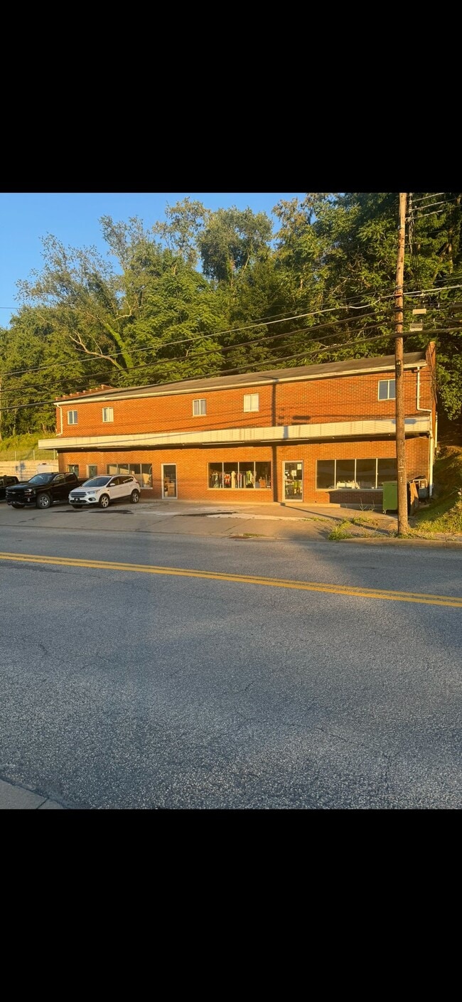 Building Photo - 1109 Speedway Ave