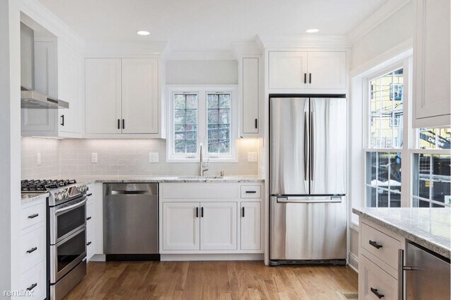 Foto del edificio - 3 br, 2.5 bath Townhome - 20 3rd St Unit 12