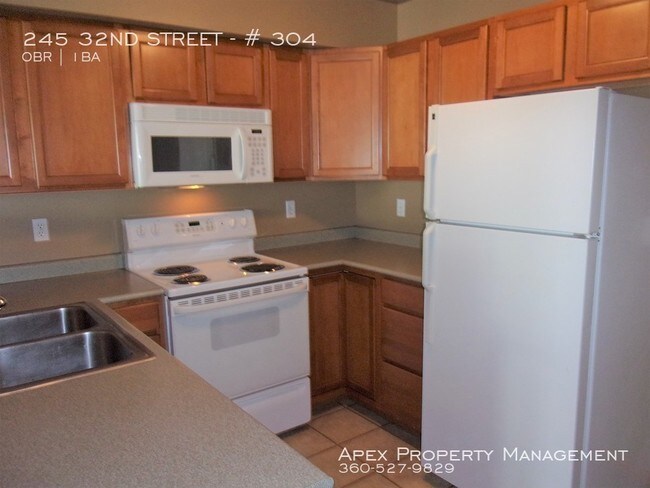 Building Photo - Stoneway Apartments