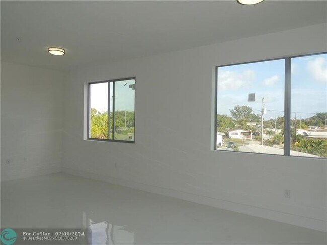 Building Photo - 510 Foster Rd